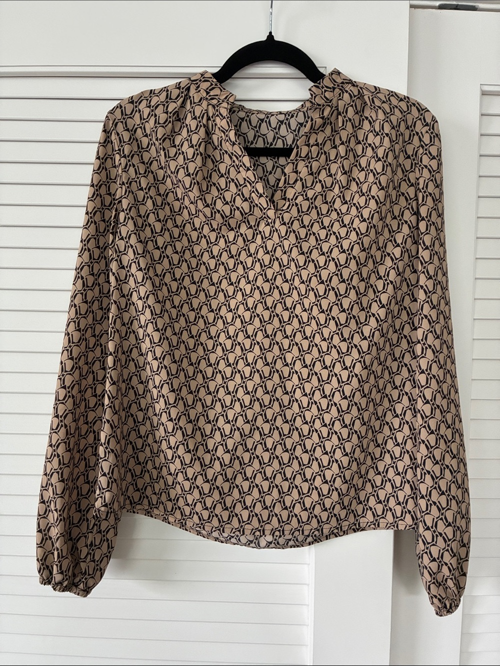 Women's Printed V-Neck Long-Sleeve Blouse - Beige/Black